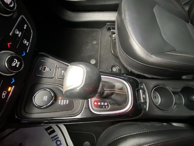 Used 2019 Gray Jeep Limited 4x4 image 19