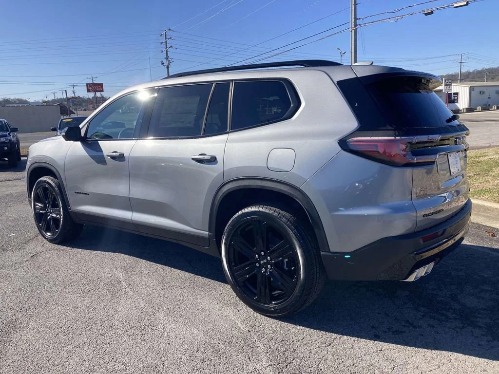 New 2026 Sterling Metallic GMC Elevation image 6