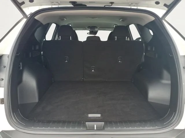 Used 2024  Hyundai SEL image 21
