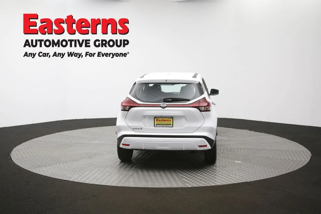 Used 2022 White Nissan S image 35