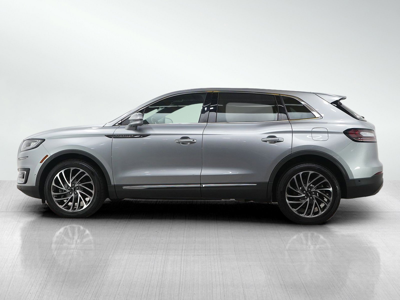 Used 2020 Lincoln Nautilus Reserve with VIN 2LMPJ8KP8LBL12333 for sale in Wayzata, Minnesota