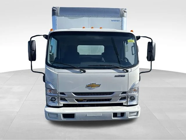 New 2025 Arc White Chevrolet  image 8