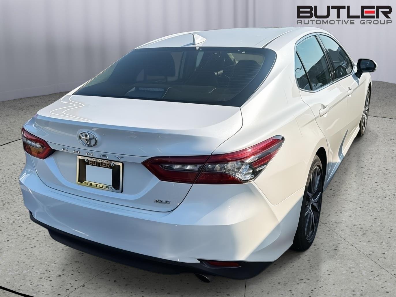 Used 2023 Wind Chill Pearl Toyota XLE image 8