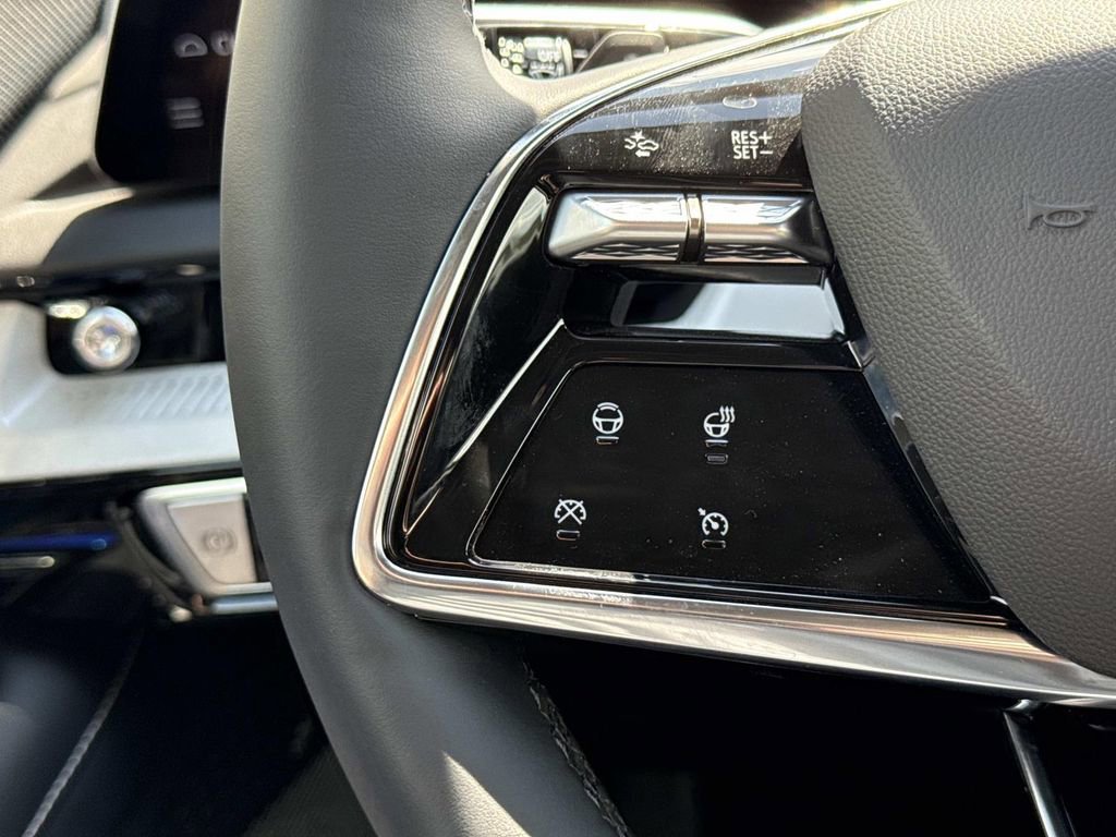 2026 Cadillac OPTIQ Luxury - Photo 15