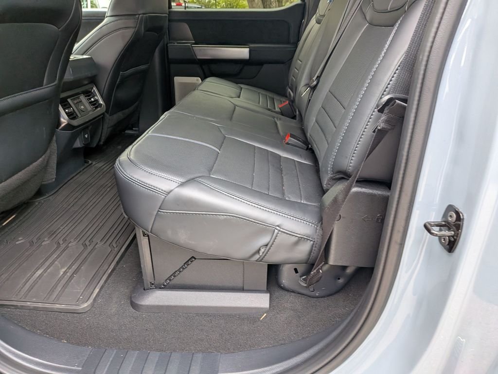 New 2026 Glacier Gray Metallic Tri-Coat Ford F-250® Platinum® image 29