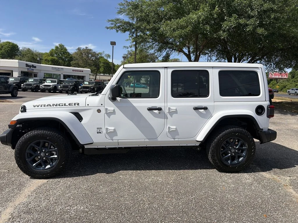 New 2026 Bright White Clear-Coat Exterior Paint Jeep 85th Anniversary Edition image 3