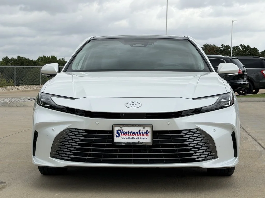 Used 2025 Beige Toyota XLE image 7