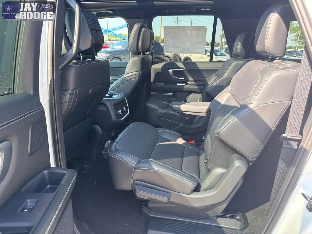 New 2027 Star White Metallic Tri-Coat Ford MAX Platinum image 31