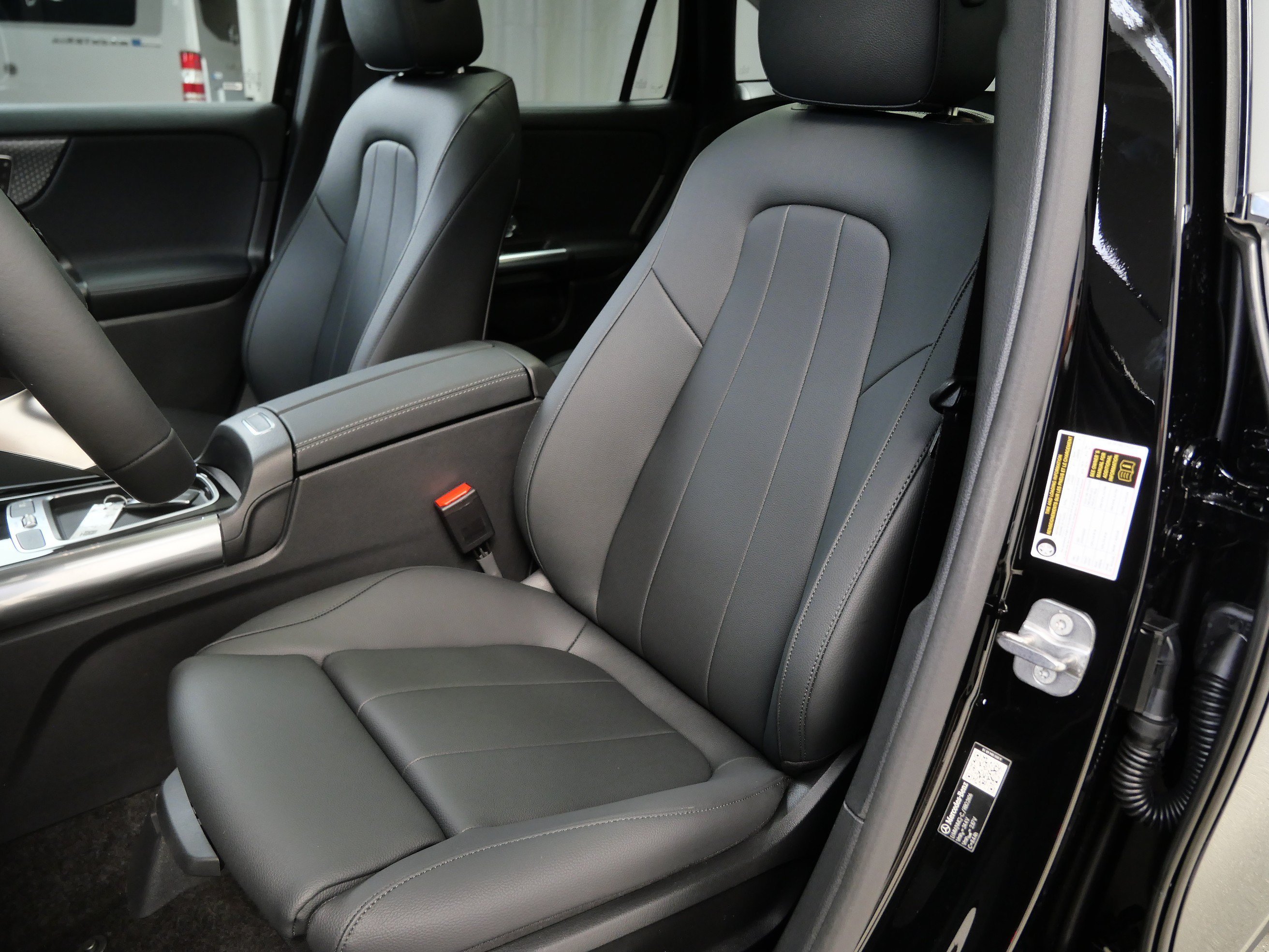 New 2026 Night Black Mercedes-Benz GLA 250 image 3