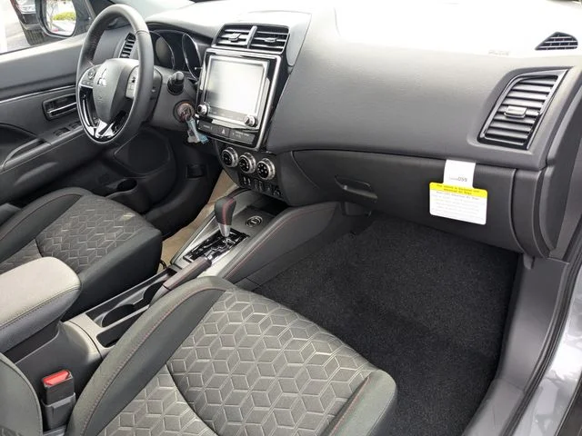 New 2027 Gray Mitsubishi 2.0 LE image 14
