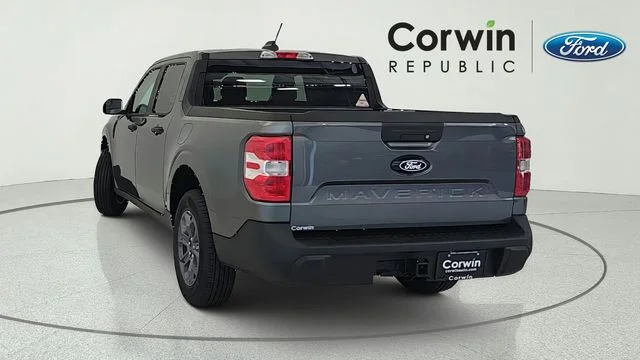New 2026 Carbonized Gray Metallic Ford XLT image 4
