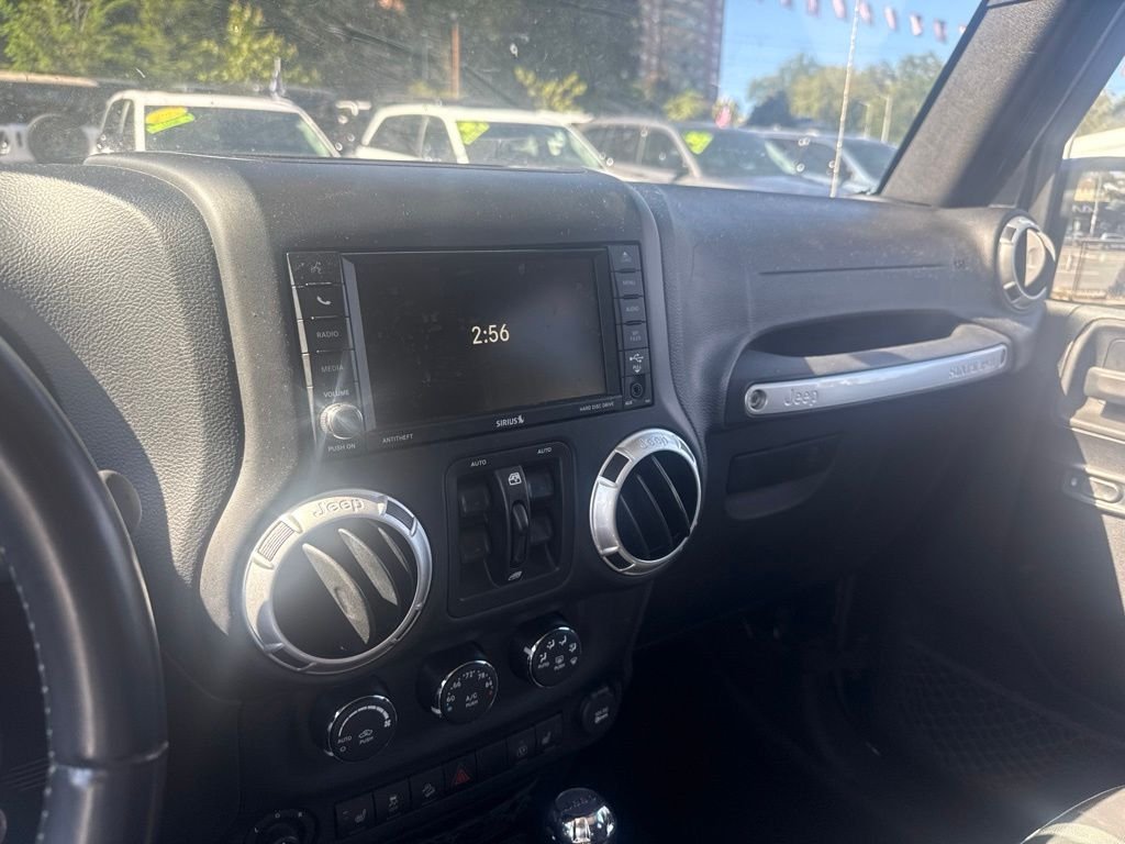Used 2016 Black Jeep Unlimited Rubicon image 7
