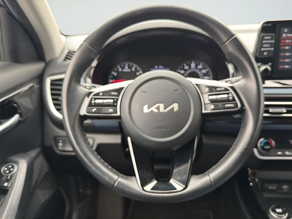 2023 Kia Seltos S - Photo 31