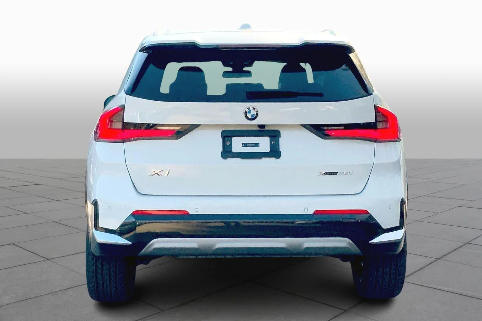 Used 2026 Alpine White BMW xDrive28i image 4
