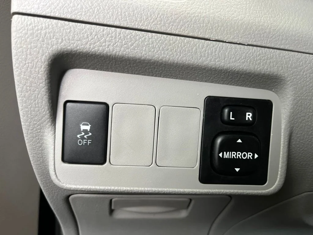 Used 2012 Black Toyota LE image 12
