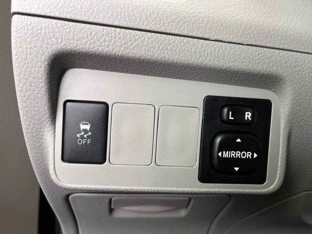 Used 2012 Black Toyota LE image 12