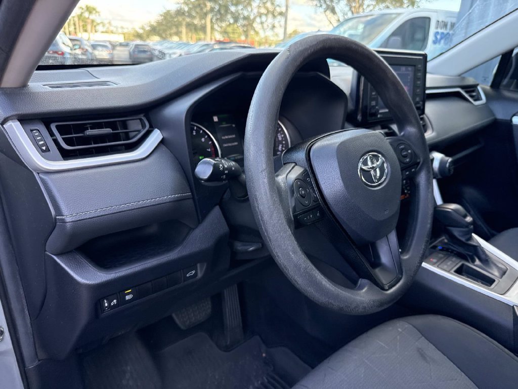 Used 2021  Toyota XLE image 23