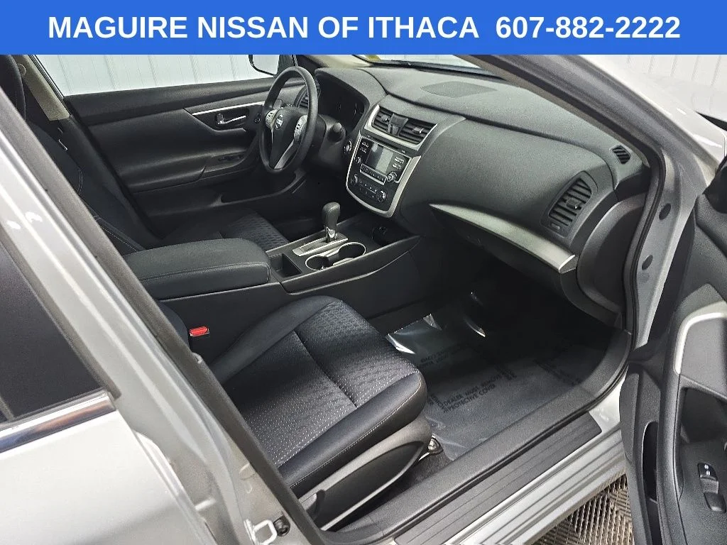 Used 2016 Silver Nissan 2.5 S image 15