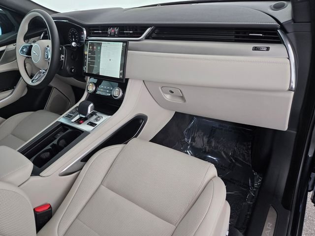 2025 Jaguar F-PACE R-Dynamic S - Photo 18