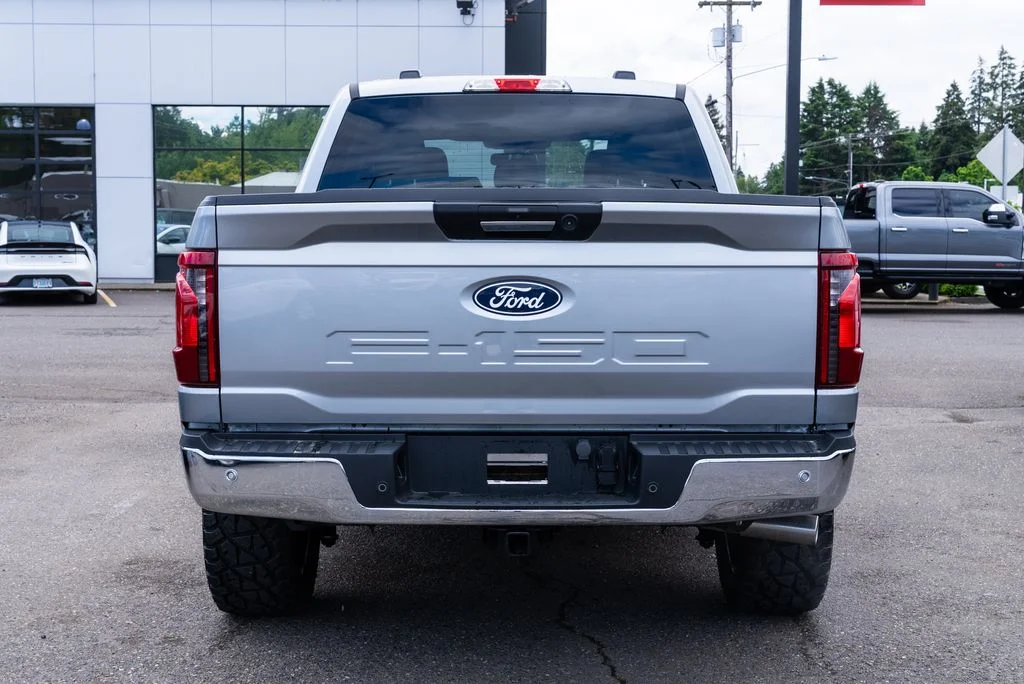Used 2024 Gray Ford XLT image 5