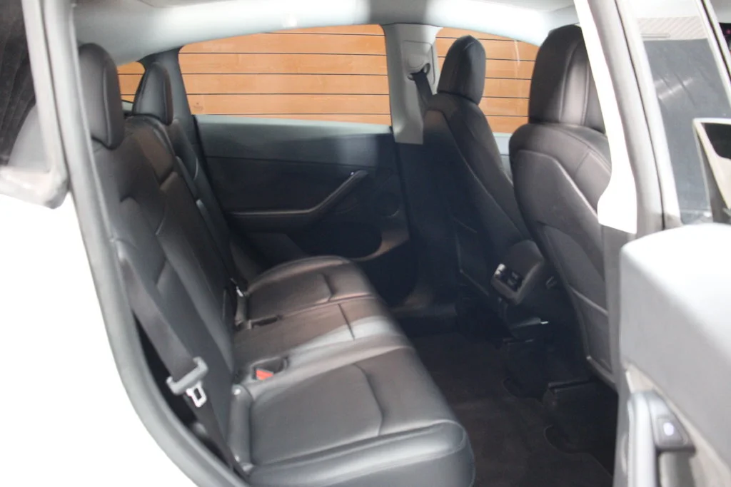 Used 2022 Pearl White Multi-Coat Tesla Long Range image 10