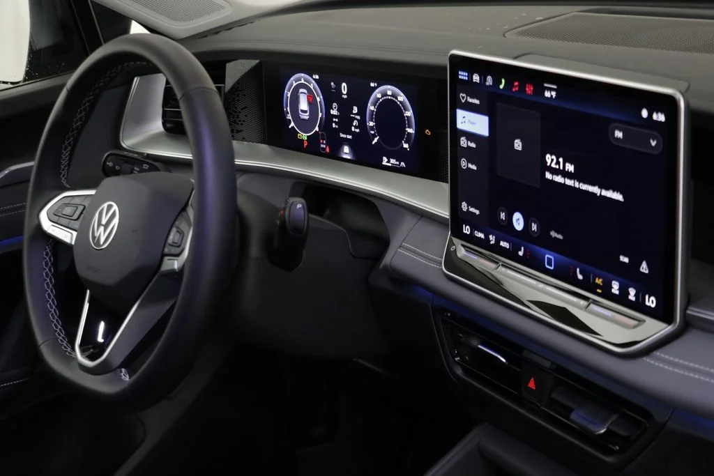 New 2026 Platinum Grey Volkswagen 2.0T SE image 21