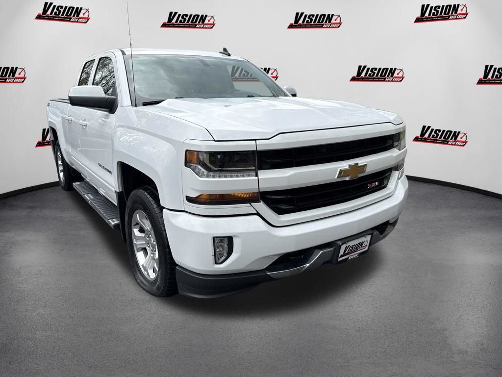 Used 2018 White Chevrolet LT image 3