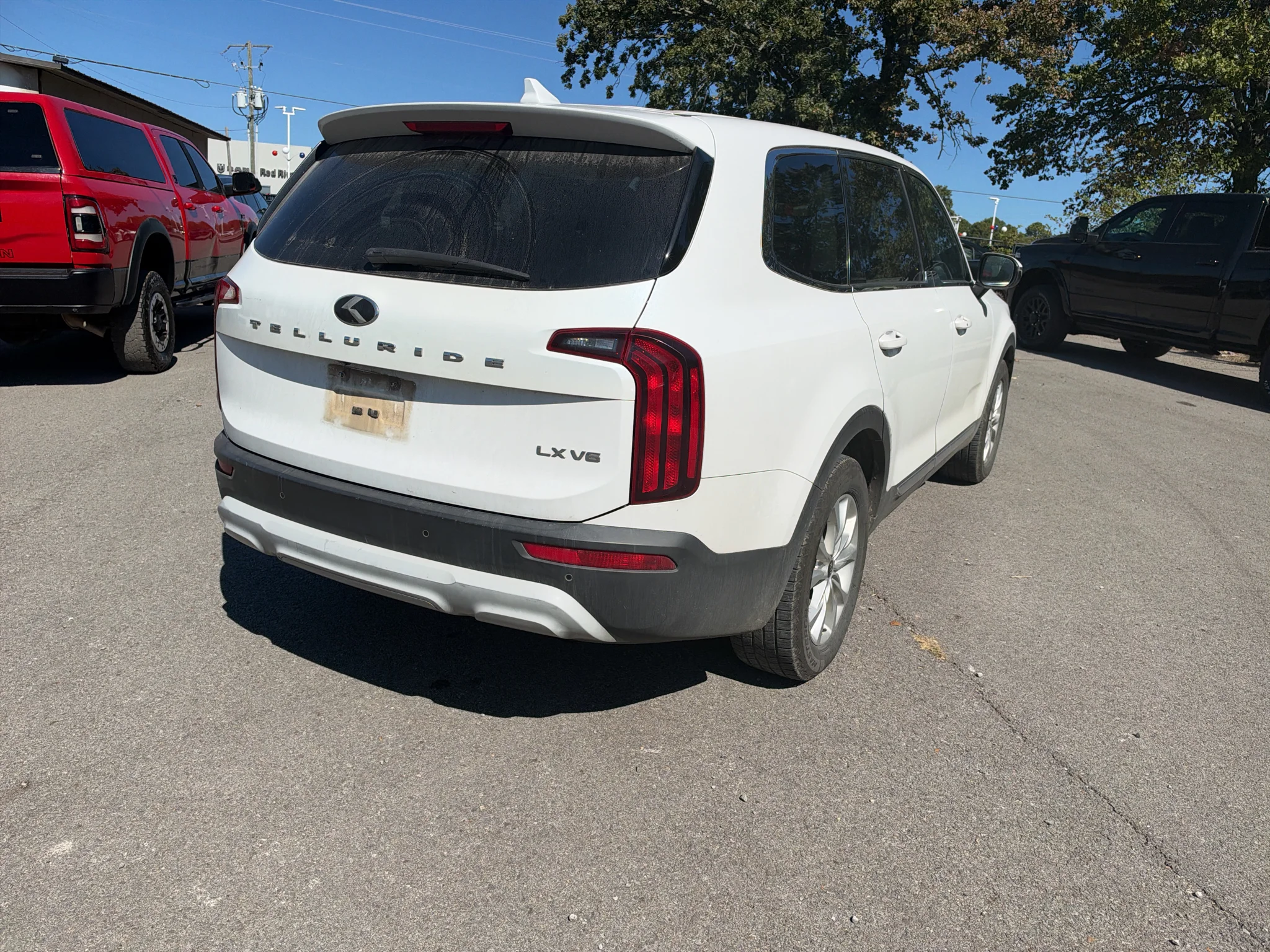 Used 2020 Snow White Pearl Kia LX image 3