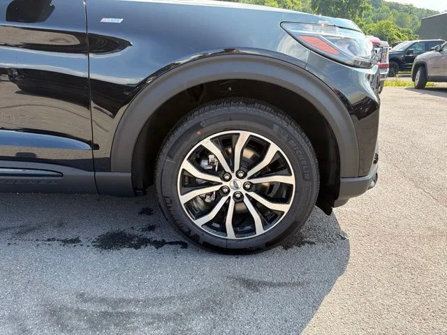 New 2026 Agate Black Metallic Ford ST-Line image 17