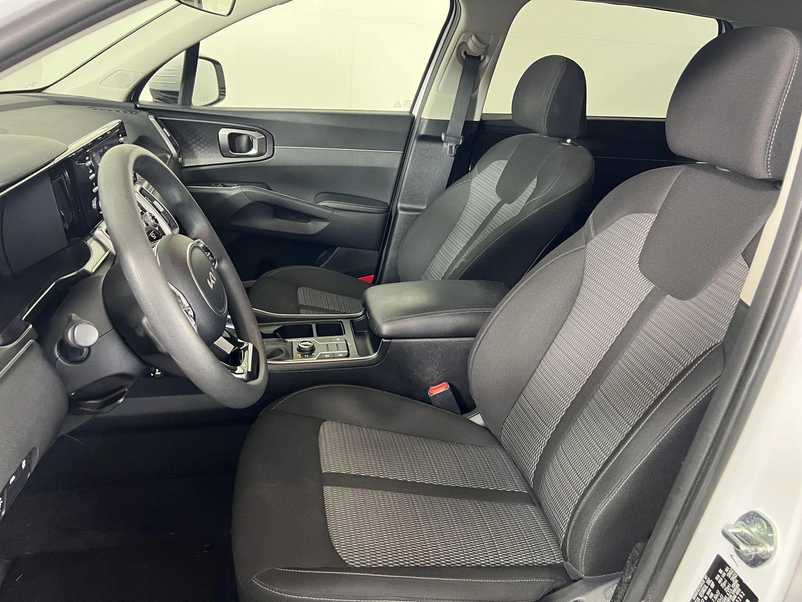 Used 2023 Glacial White Pearl Kia LX image 7