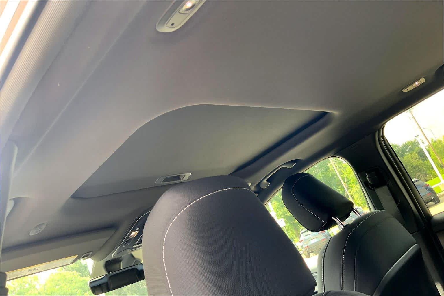 New 2026 Baltic Gray Metallic Clear-Coat Exterior Paint Jeep Laredo X image 17