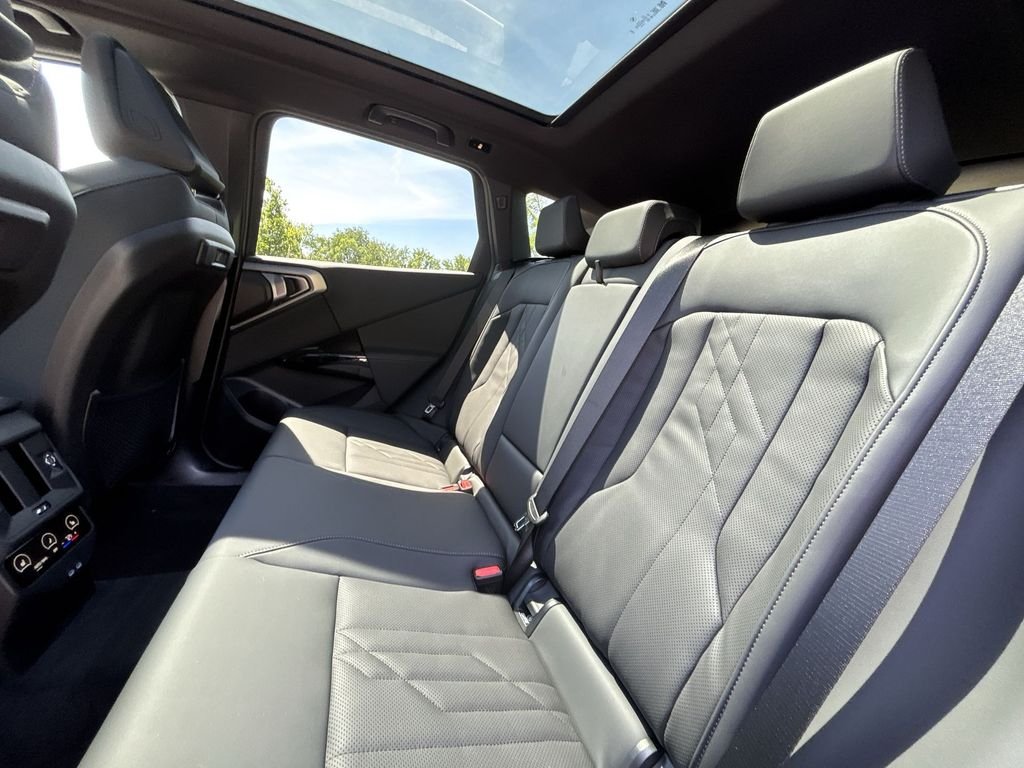 New 2026 Dark Graphite Metallic BMW 30 xDrive image 25