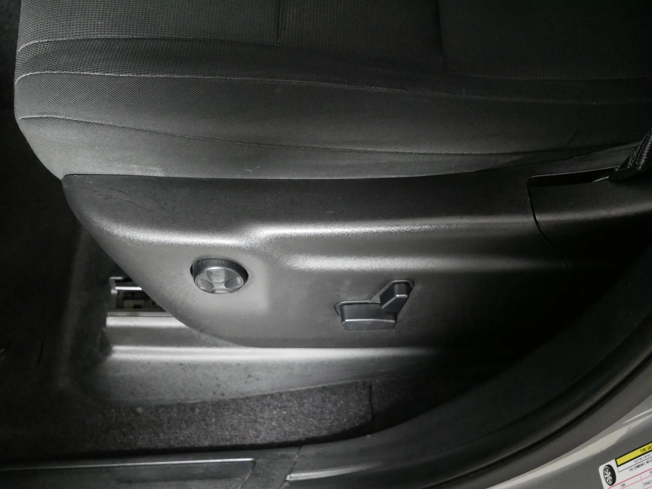 Used 2015 Billet Silver Metallic Clearcoat Jeep Laredo image 20