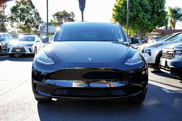 Used 2023  Tesla Long Range image 4