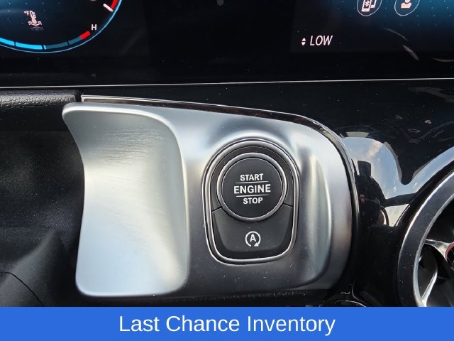 Used 2023 Black Mercedes-Benz GLB 250 image 30