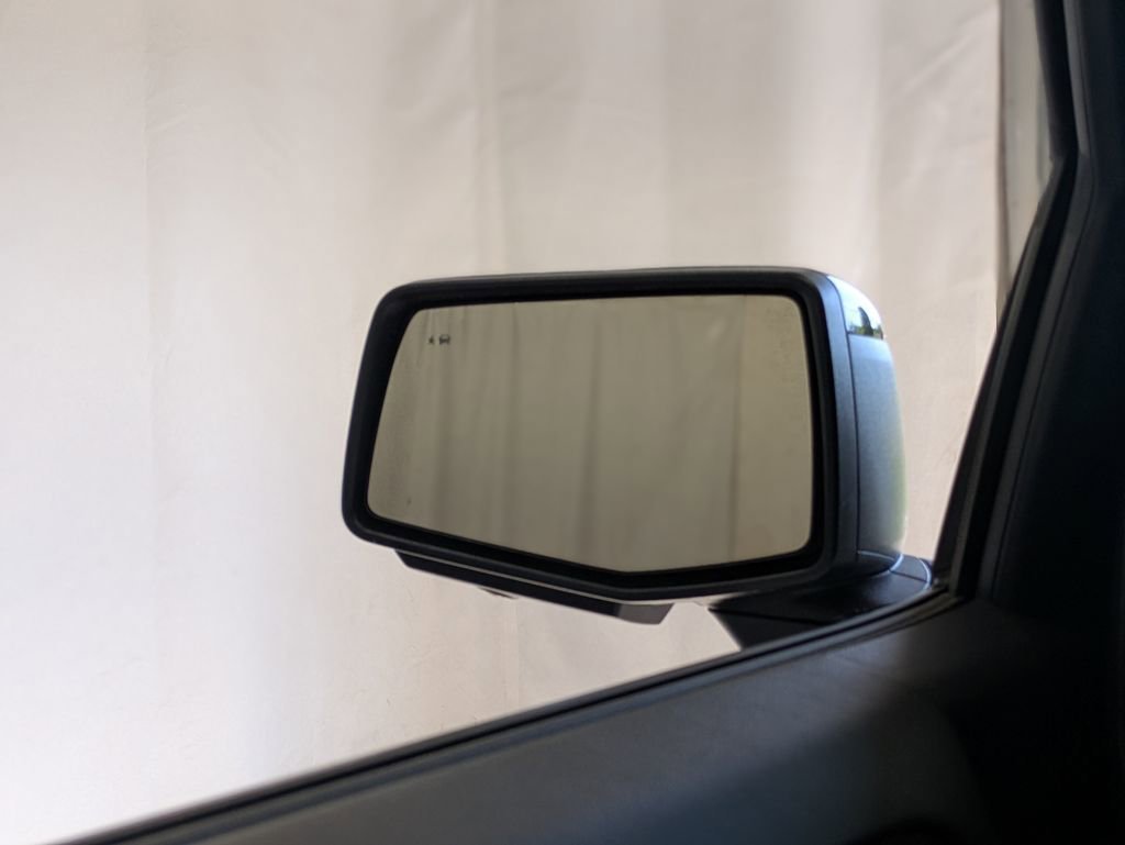 New 2026 Summit White GMC Elevation image 40