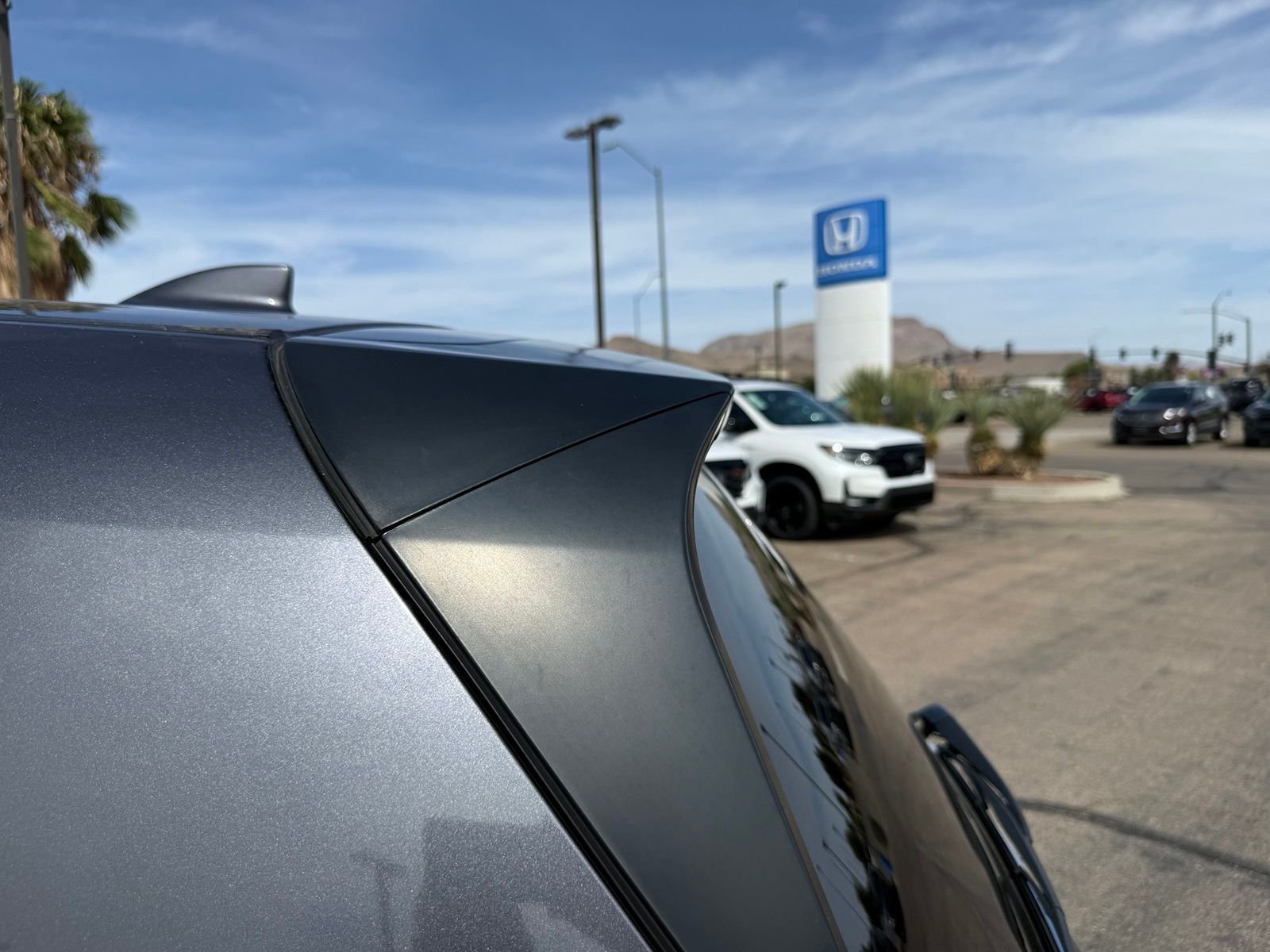 Used 2025 Solar Silver Metallic Honda EX-L image 8