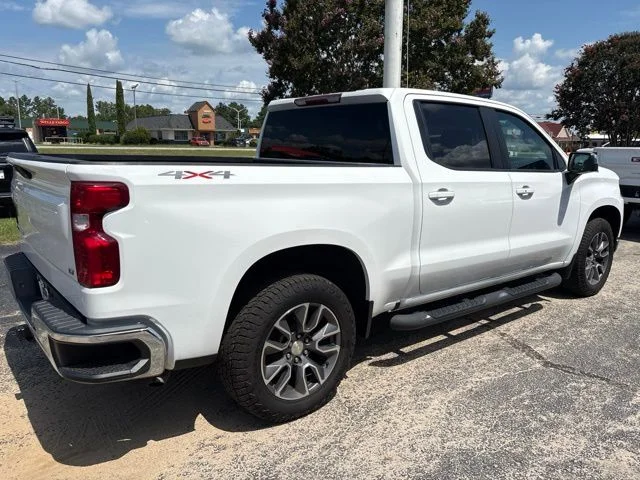 Used 2020 White Chevrolet LT image 5
