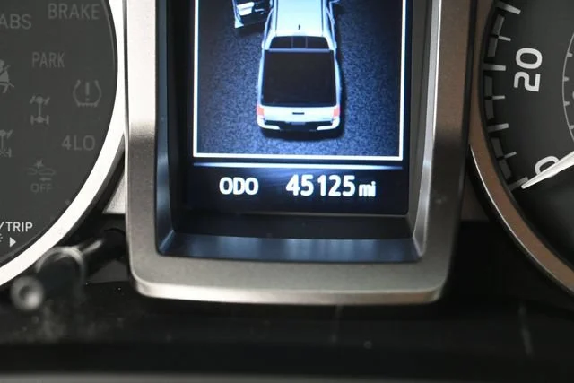 Used 2022 White Toyota SR5 image 15