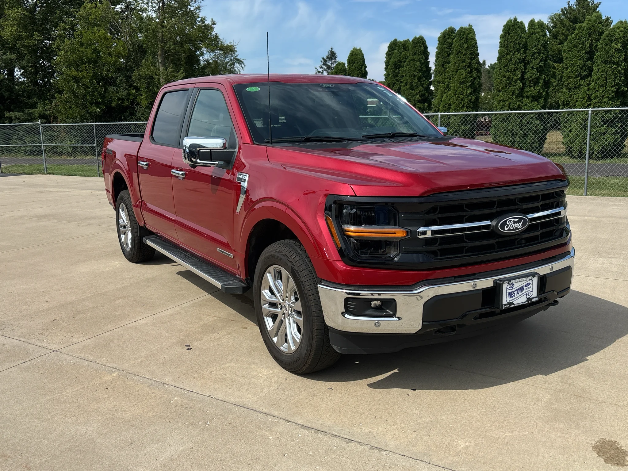 Used 2024 Rapid Red Metallic Tinted Clearcoat Ford XLT image 2