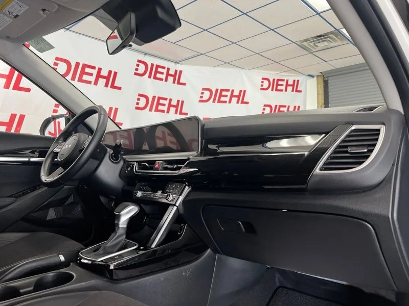Used 2025 White Kia S image 13