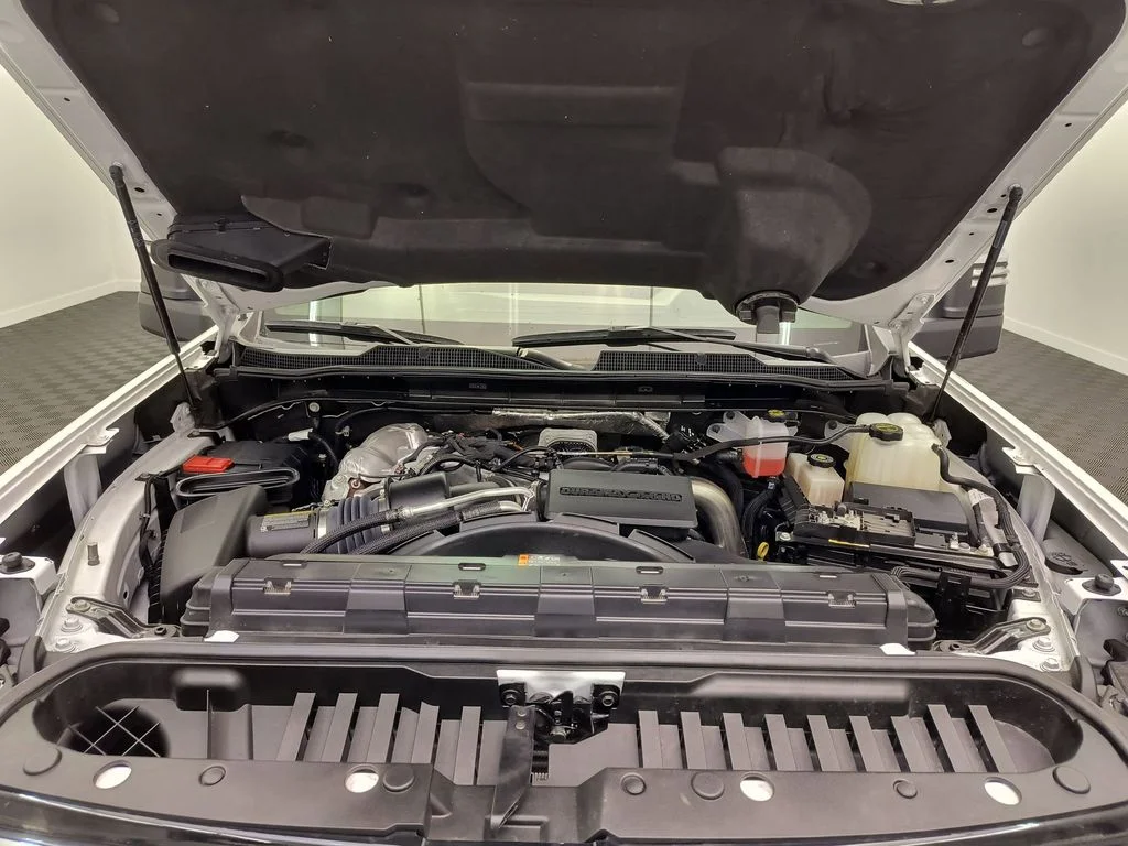 Used 2024 Summit White Chevrolet LTZ image 32