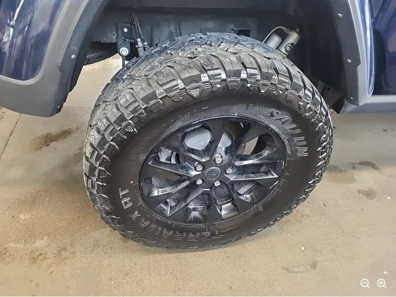 Used 2025 Fathom Blue Pearlcoat Jeep Nighthawk image 8