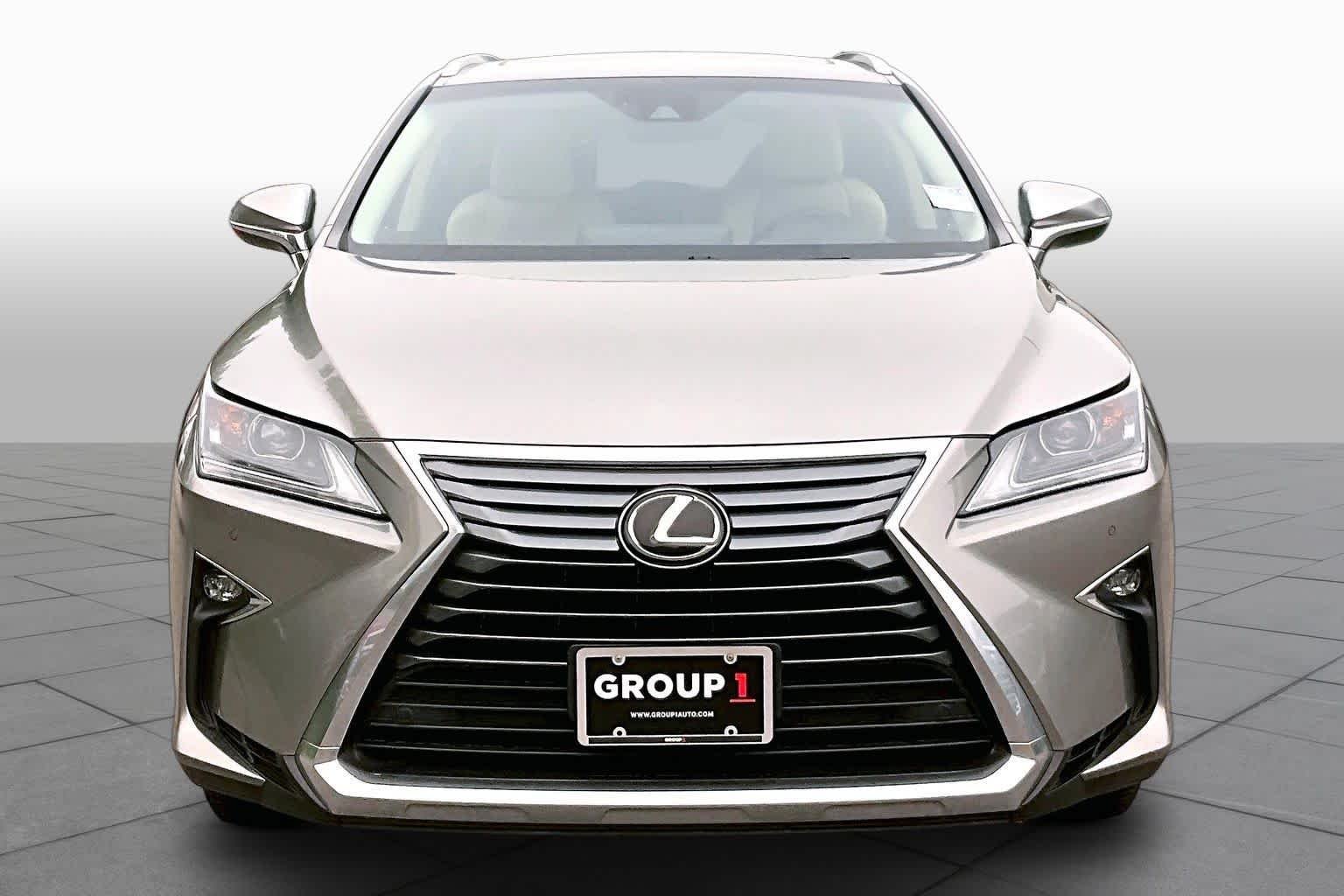Used 2017 Atomic Silver Lexus  image 4
