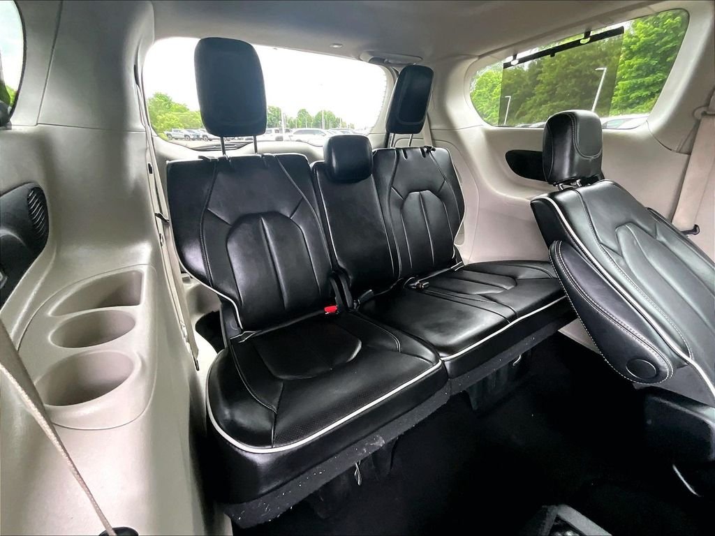 Used 2023 Black Chrysler Limited image 17