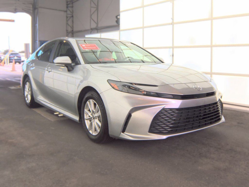Used 2025 Silver Toyota LE image 4