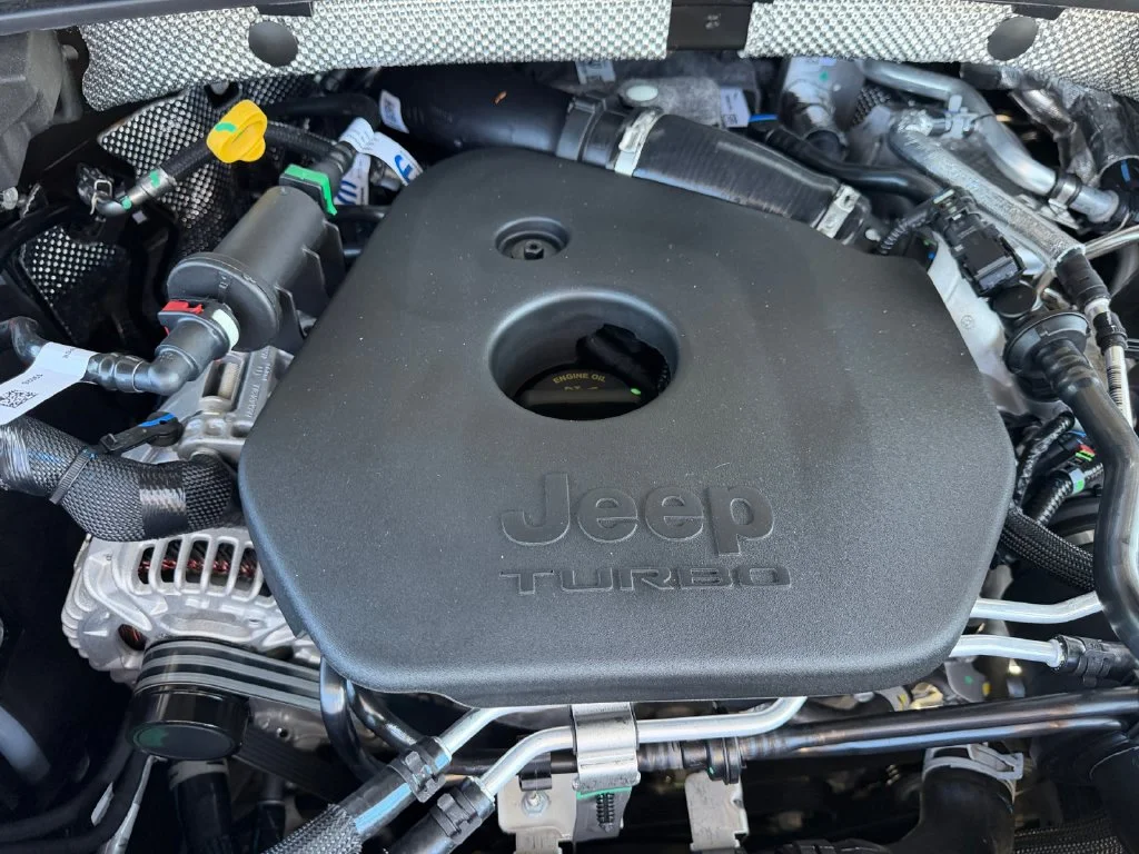 New 2027 Bright White Clear-Coat Paint Jeep Limited Reserve image 20