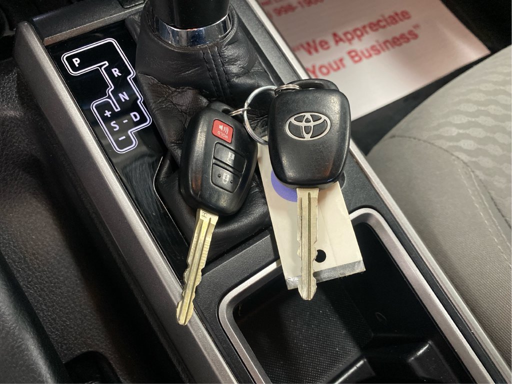 Used 2022 Black Toyota SR5 image 21