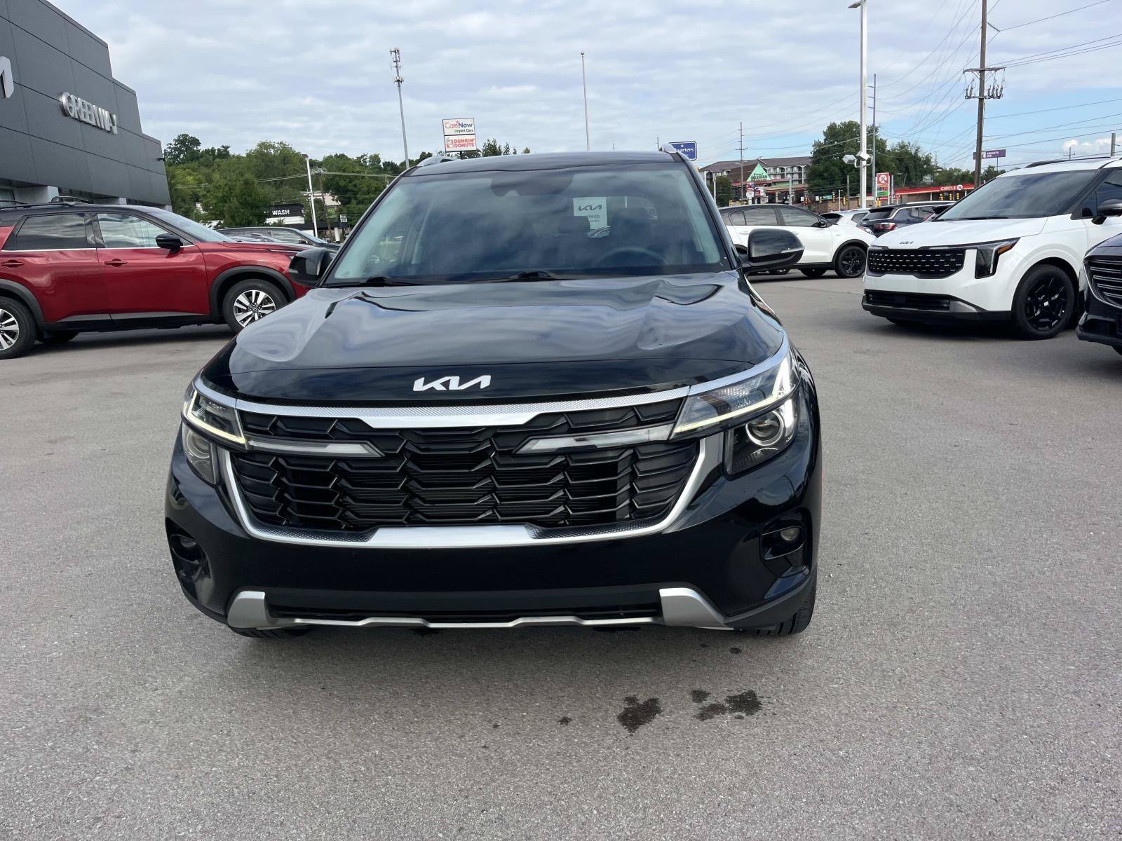 Used 2024 Fusion Black Kia EX image 8