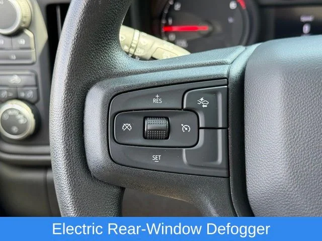 Used 2025 White Chevrolet Custom image 21